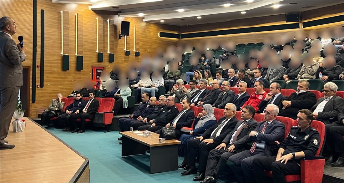  Turgutlu DSM’de “Hukuk ve Yaşam” Konferansı Düzenlendi